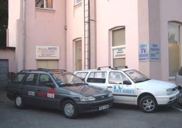 SATER servisa centrs — ēka un servisa automašīnas